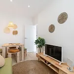 Renew Yourself At An Unvarnished Hideaway Apartamento