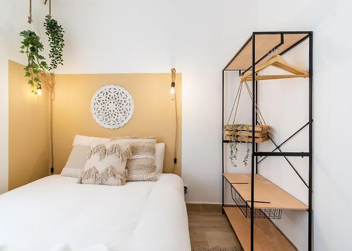 Renew Yourself At An Unvarnished Hideaway Apartament Lizbona